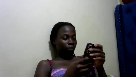 Snapshot of sassy_bloom chatting on December 7, 7:54 pm sassy_bloom online show from December 7, 7:54 pm