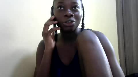 Snapshot of sassy_bloom chatting on December 22, 6:39 am sassy_bloom online show from December 22, 6:39 am