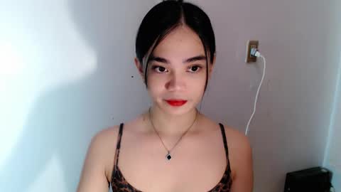 Snapshot of sassy_keath chatting on May 24, 3:17 pm Keath online show from May 24, 3:17 pm