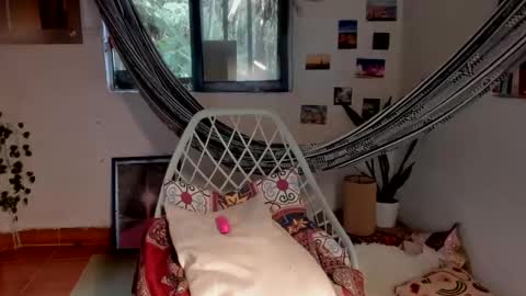 Ms. Oh   online show from March 12, 9:35 pm