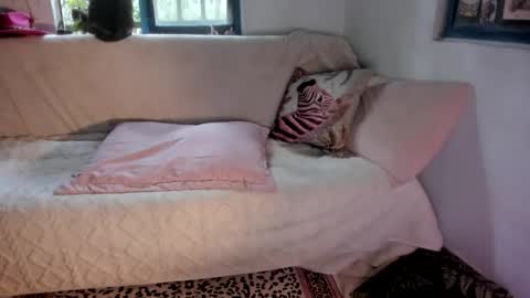 Ms. Oh   online show from April 9, 8:25 pm