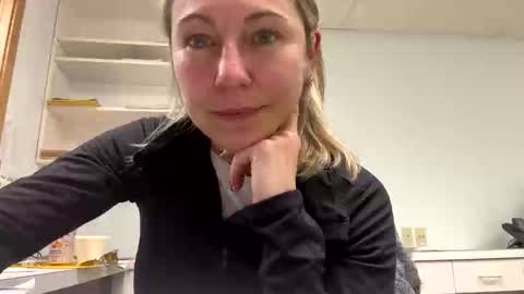 Sassyella online show from December 16, 10:59 pm