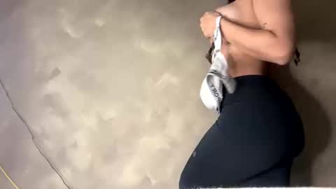 Lilah online show from November 17, 2:23 pm