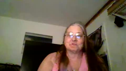 Sassymama82 online show from April 28, 5:45 am