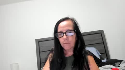sassypeachgoddess online show from October 8, 3:04 am