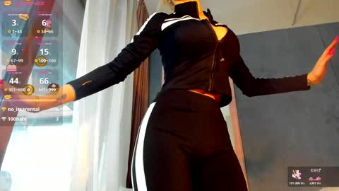 Snapshot of sassyt33n chatting on February 10, 9:02 am sassyt33n online show from February 10, 9:02 am