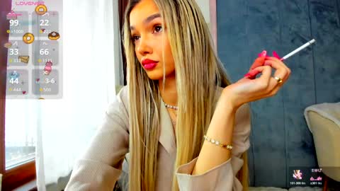 Snapshot of sassyt33n chatting on February 11, 8:41 am sassyt33n online show from February 11, 8:41 am