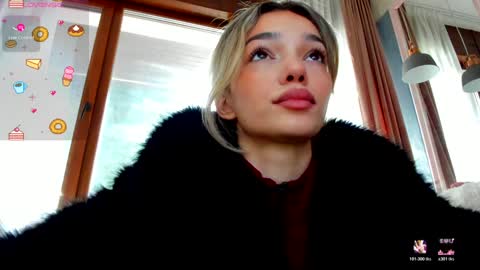 Snapshot of sassyt33n chatting on February 25, 8:46 am sassyt33n online show from February 25, 8:46 am