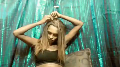 Snapshot of sassyxindian chatting on April 3, 9:18 am sassyxindian online show from April 3, 9:18 am