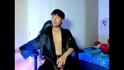 Snapshot of sasuke_uchiha12 chatting on February 15, 7:17 pm Evans Williams online show from February 15, 7:17 pm