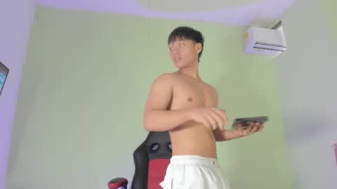 Snapshot of sasuke_uchiha12 chatting on March 8, 1:36 pm Evans Williams online show from March 8, 1:36 pm