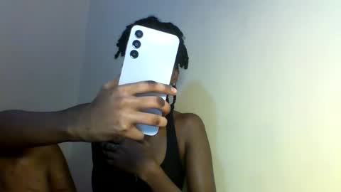 Snapshot of sasy_tina chatting on February 3, 1:04 am Tina online show from February 3, 1:04 am