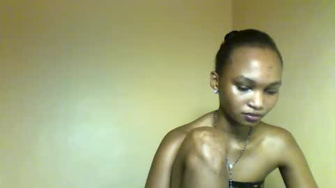 Snapshot of sasy_tina chatting on February 17, 1:07 pm Tina online show from February 17, 1:07 pm