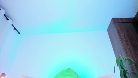     online show from March 27, 7:03 am