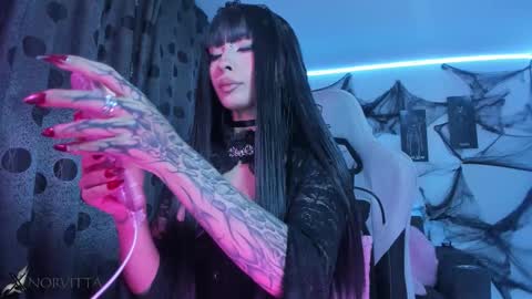    im expecting 300 thumbs up on my altar online show from October 29, 10:55 pm