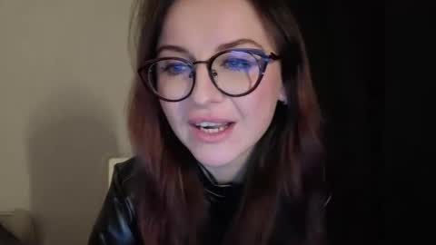 Snapshot of satin_sin chatting on February 17, 7:09 pm Lori online show from February 17, 7:09 pm