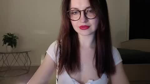 Lori online show from April 12, 6:13 pm