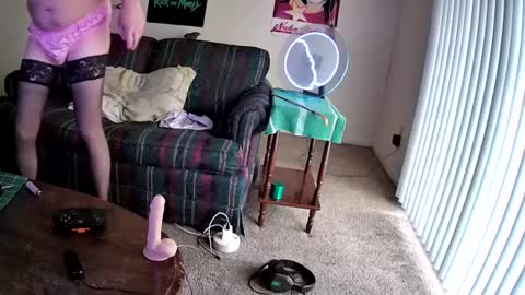 Snapshot of satinpanty69 chatting on January 31, 8:22 pm keyoni valentine online show from January 31, 8:22 pm