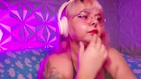 Gina George online show from March 7, 12:18 am