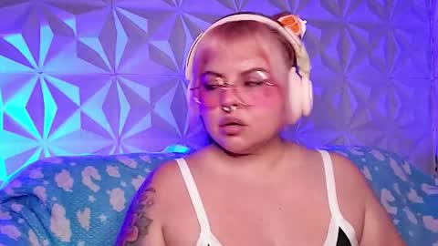 Gina George online show from April 14, 12:16 am