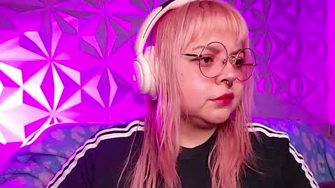 Gina George online show from April 16, 11:07 pm