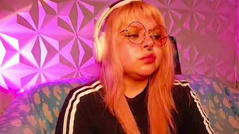 Gina George online show from April 23, 2:24 am