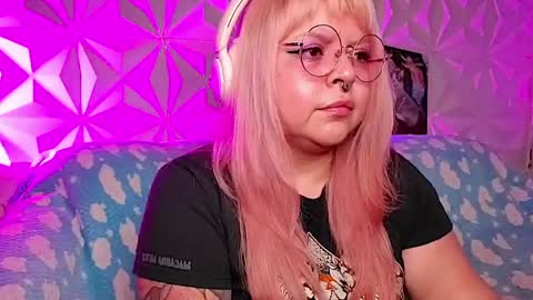 Snapshot of satyn_doll chatting on April 26, 12:41 am Gina George online show from April 26, 12:41 am