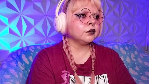 Snapshot of satyn_doll chatting on May 1, 11:31 pm Gina George online show from May 1, 11:31 pm