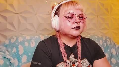 Snapshot of satyn_doll chatting on May 15, 11:01 pm Gina George online show from May 15, 11:01 pm