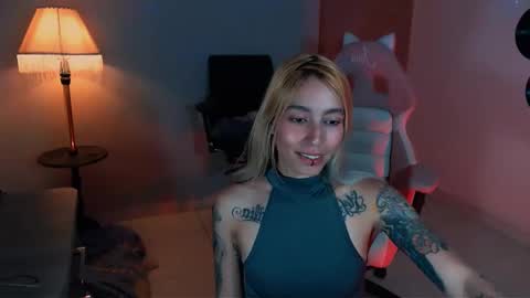 I AM JENN  online show from December 2, 1:58 am