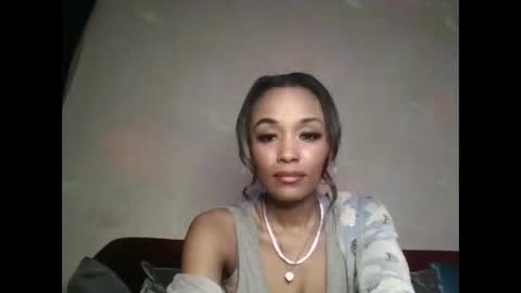 Snapshot of saucy_shanice chatting on April 27, 11:58 pm Shaniiice online show from April 27, 11:58 pm