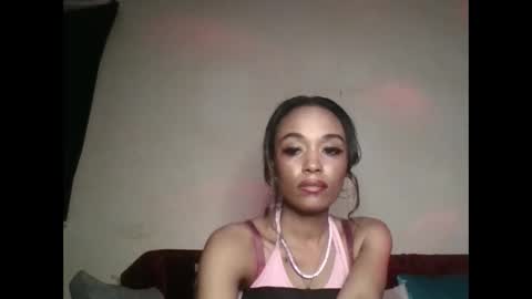 Snapshot of saucy_shanice chatting on May 12, 11:57 pm Shaniiice online show from May 12, 11:57 pm