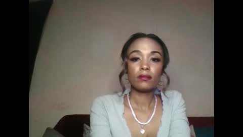 Snapshot of saucy_shanice chatting on May 15, 8:49 pm Shaniiice online show from May 15, 8:49 pm