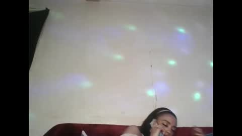 Snapshot of saucy_shanice chatting on May 16, 9:13 pm Shaniiice online show from May 16, 9:13 pm