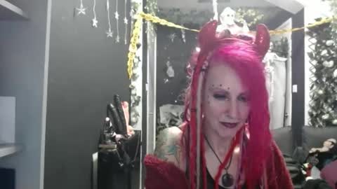 SaucySky online show from October 25, 7:52 pm