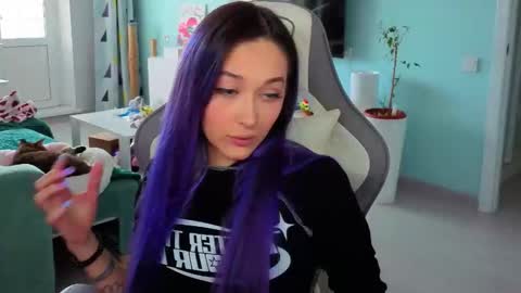 Snapshot of savage_lust_ chatting on April 22, 3:09 am Ariel online show from April 22, 3:09 am