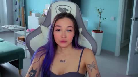 Snapshot of savage_lust_ chatting on May 14, 3:35 am Ariel online show from May 14, 3:35 am