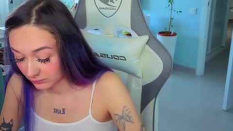 Snapshot of savage_lust_ chatting on May 15, 3:35 am Ariel online show from May 15, 3:35 am