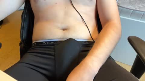 Snapshot of savagegerman chatting on December 2, 11:48 am savagegerman online show from December 2, 11:48 am