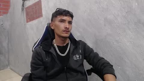 SavageLover  online show from December 16, 4:39 am