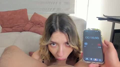 Snapshot of savagesweethearts chatting on January 16, 4:05 am savagesweethearts online show from January 16, 4:05 am