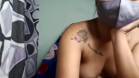 Snapshot of savannahot833323 chatting on November 28, 1:08 am Y online show from November 28, 1:08 am