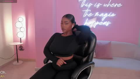 Snapshot of savannahstorm_ chatting on April 28, 12:54 pm S a v a n n a h online show from April 28, 12:54 pm