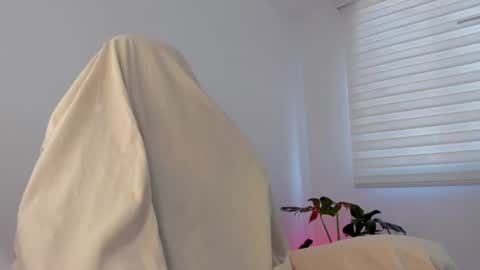 Snapshot of savannahwildee chatting on June 27, 1:28 pm Savannahwildee online show from June 27, 1:28 pm