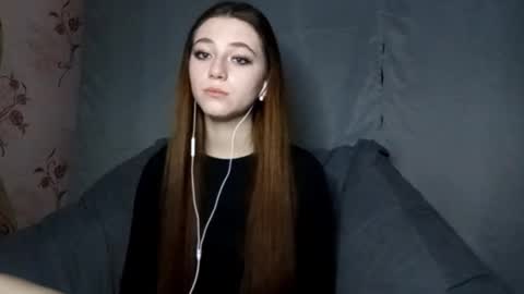 Snapshot of savannasotos chatting on October 5, 3:32 pm Sophie online show from October 5, 3:32 pm
