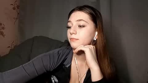 Snapshot of savannasotos chatting on October 9, 3:32 pm Sophie online show from October 9, 3:32 pm