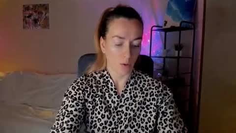 save the qween online show from November 28, 12:19 pm