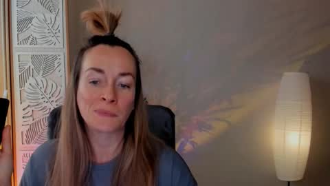 save the qween online show from February 4, 6:08 am