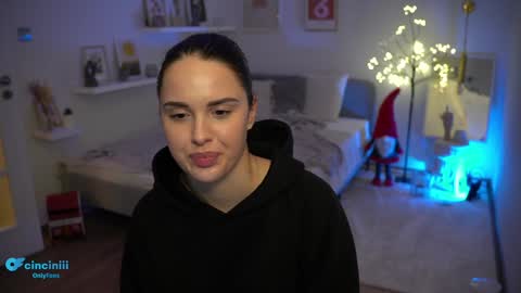 Naomi online show from December 11, 10:49 pm