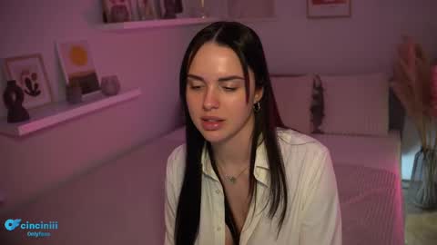 Snapshot of savvage_play chatting on March 4, 7:43 pm Naomi online show from March 4, 7:43 pm